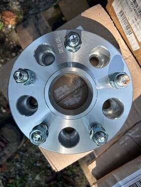 5500-5500b6 Lng 4 Wheel Adapters 5x5 To 1.25 Inch - 5x127 Spacers 5 Lug 5500-5500b6 Lng 4 Wheel Adapters 5x5 To 1.25 Inch - 5x127 Spacers 5 Lug