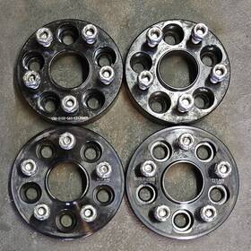 100-500-581-12125hcb Titan Wheel Spacers 5x100 Staggered 1 Inch And 1.5